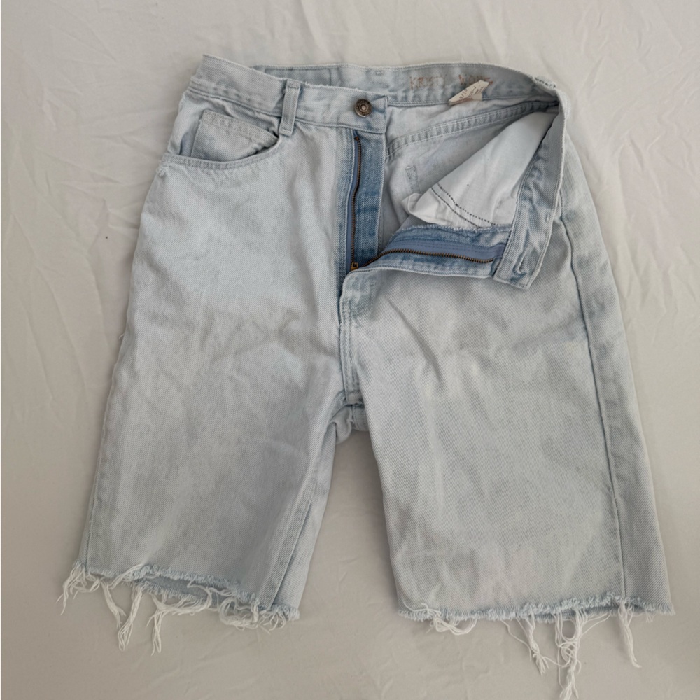 Light wash jorts